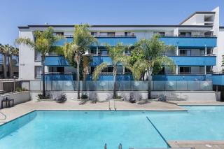 Modern West LA Studio with Pool, Gym & Parking - 0