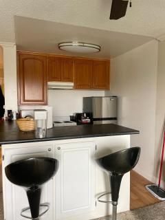 Modern West LA Studio with Pool, Gym & Parking - 5