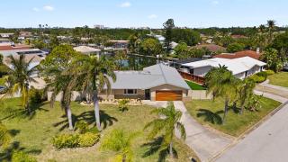 Canal Front Paradise 4BR w Private Dock - 3