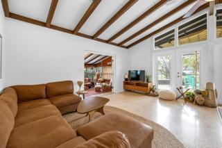 Beachside Paradise Game Room & Pool Oasis - 1