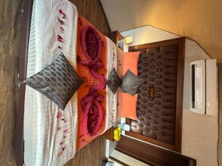 Luxury diamond camp - 1