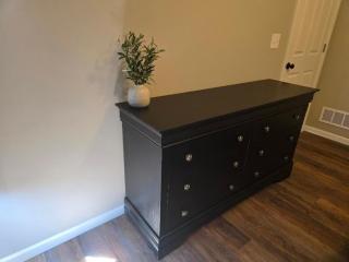 Parks & Trails • Pet Friendly • 3 Queen BR - 1