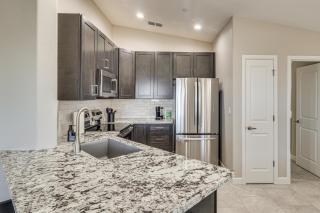 4 Mi to Lake Havasu State Park! Retreat with Hot Tub - 1
