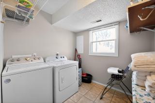 Lux Home, Minutes to Sanford Medical Center & Zoo - 8