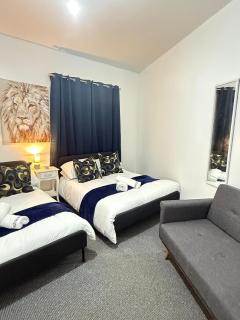 County House - 5 Bedroom Deluxe Apartment - 3