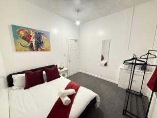 County House - 5 Bedroom Deluxe Apartment - 1