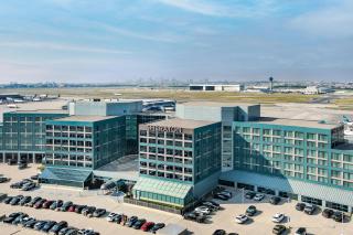 Sheraton Gateway Hotel in Toronto International Airport - 6