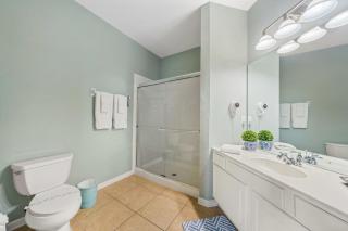 Deluxe 3 Bedroom Apartment 404 - 4