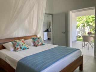 Villas Makandja - plage à 3 min à pied, piscines et jardins privés - 8