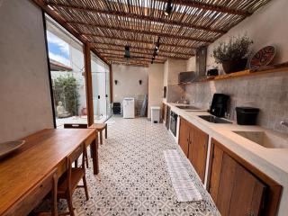 Thali House com Varanda Gourmet e churrasqueira, Piscina, 950M da praia, WiFi, AC, 2 vagas para carro - 3