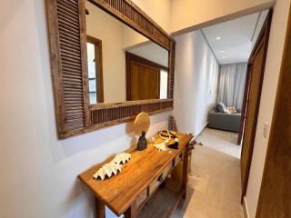 Thali House com Varanda Gourmet e churrasqueira, Piscina, 950M da praia, WiFi, AC, 2 vagas para carro - 1