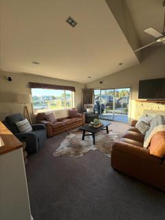 Ohakune Retreat w/ Ruapehu View - 6