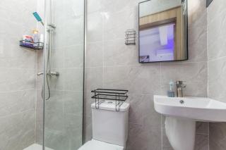 Luxury 2 bedroom apartment in lekki phase 1 - 6