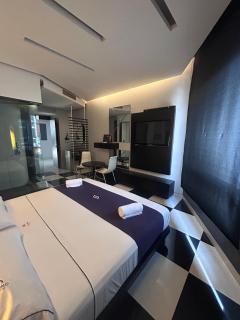 Auto Hotel Via Uno - 1