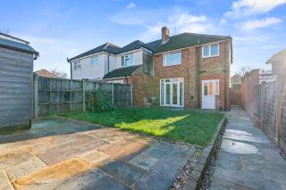 Beautiful Shirley 3 bedroom home - 2