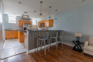 Modern 7BR Retreat - 6