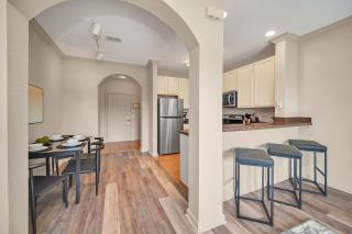 Upstay Modern 2BR Condo Near Disney - 2