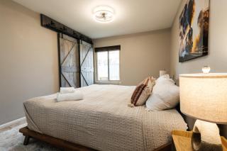 Fabulous Oasis in Las Vegas with Tesla Charger - 3