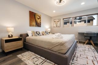 Fabulous Oasis in Las Vegas with Tesla Charger - 2