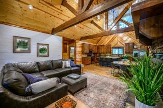 Treetop Hideaway! Shuffleboard, Hot Tub, Fire Ring, Bunks, games! - 6