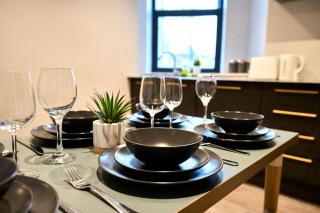 Bright & Airy Apartment Sleeps 10, Lift Access - 5