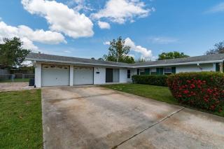 Spacious 4 Bedroom Home near USSSA Complex - 5