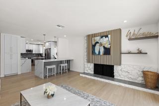 NEW Remodeled Northridge 5 Bedroom Near CSUN & Sherwood Forest - 5