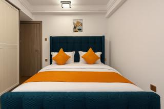 Skyline Comfort Modern 1BR Retreat Valley Arcade - 6