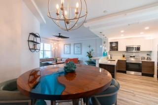 Waterfront Stateroom - 4