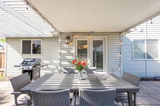 House for 15 with Firepit near The Village - 6