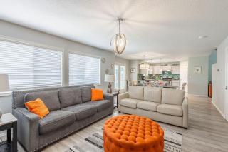 House for 15 with Firepit near The Village - 1