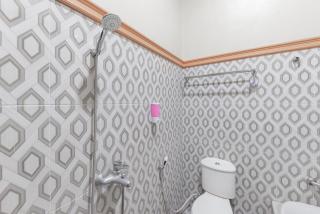 Urbanview Hotel Rifal Home Tegal - 2