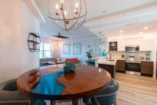 Waterfront Stateroom - 104 - 4