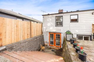 Artist 750sqft 2BR Basement Maple Leaf Park - 4