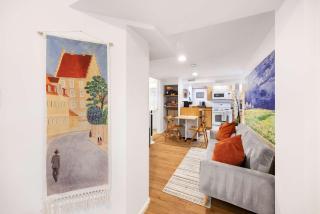 Artist 750sqft 2BR Basement Maple Leaf Park - 2