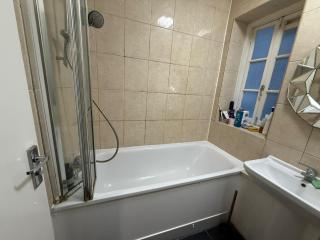 1 Bedroom Relaxing Flat-Holborn-Private bathrooms - 9