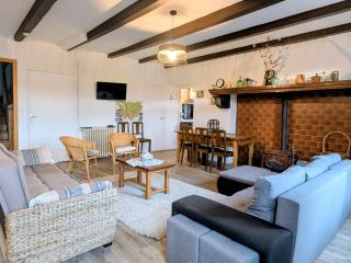 Maison de Charme à Domeyrat: Jardin, Balades, Confort et Animations Culturelles - FR-1-582-334 - 4