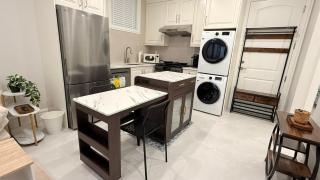 Comfy 2BR Private Suite near UBC - Quiet and Modern - 0