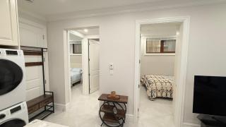 Comfy 2BR Private Suite near UBC - Quiet and Modern - 4