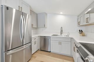 Beachfront feat Private Den SS166 - 3