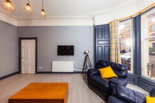 Lovely Apartment by Calton Hill - 6