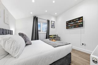 Central Hendon - 1 Min to Train - Free Parking - 5