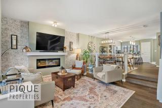 Wild Haven Retreat-HotTub-King Bed-Fireplace-BBQ - 1