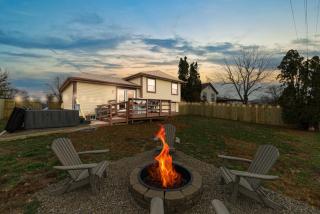 Pondside Retreat 4BR w Hot Tub & Pool Table & BBQ - 4