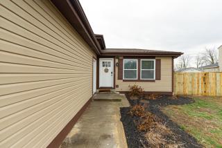 Pondside Retreat 4BR w Hot Tub & Pool Table & BBQ - 1