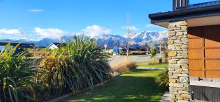 Hawea Heaven: Superking beds + Hot Tub + Mountain - 8