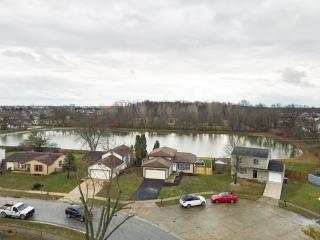 Pondside Retreat 4BR w Hot Tub & Pool Table & BBQ - 0