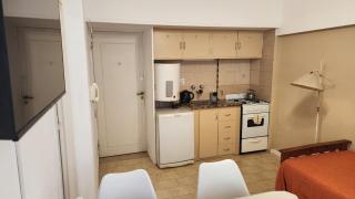 Hermosos Departamentos en Mar del Plata en el Centro La Perla a 2 cuadras de la playa, costa y peatonal, uno con balcón y vista al mar y otro interno - 5