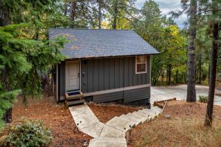 Evergreen Retreat B 30 Night Minimum - 1