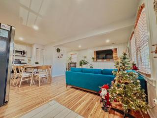 Unique Wildwood 3 BR 1,5 BA Entire House in the Heart of Wildwood! - 8